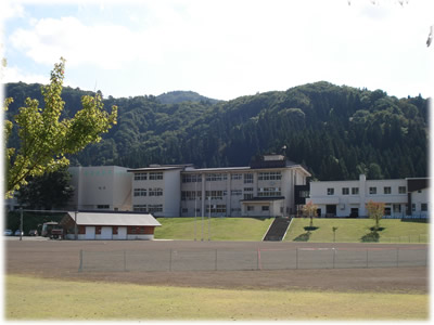 東成瀬小学校